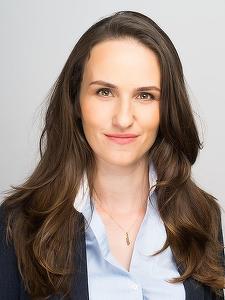 Oana Ţoiu, despre posibilitatea reintroducerii unor taxe consulare pentru românii din diaspora: În acest moment sunt câteva consulate unde există liste de aşteptare de luni de zile. Asta nu poate să rămână aşa