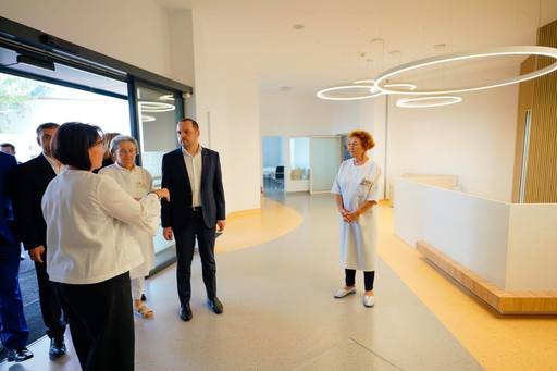 Rogobete, vizită la Spitalul de Boli Infecţioase Baia Mare: Se poate – dacă vrei, dacă te pricepi şi dacă munceşti/ Funcţiile de manager de spital nu sunt privilegii, ci responsabilităţi. Cine nu înţelege, e rugat să lase locul celor care pot construi 