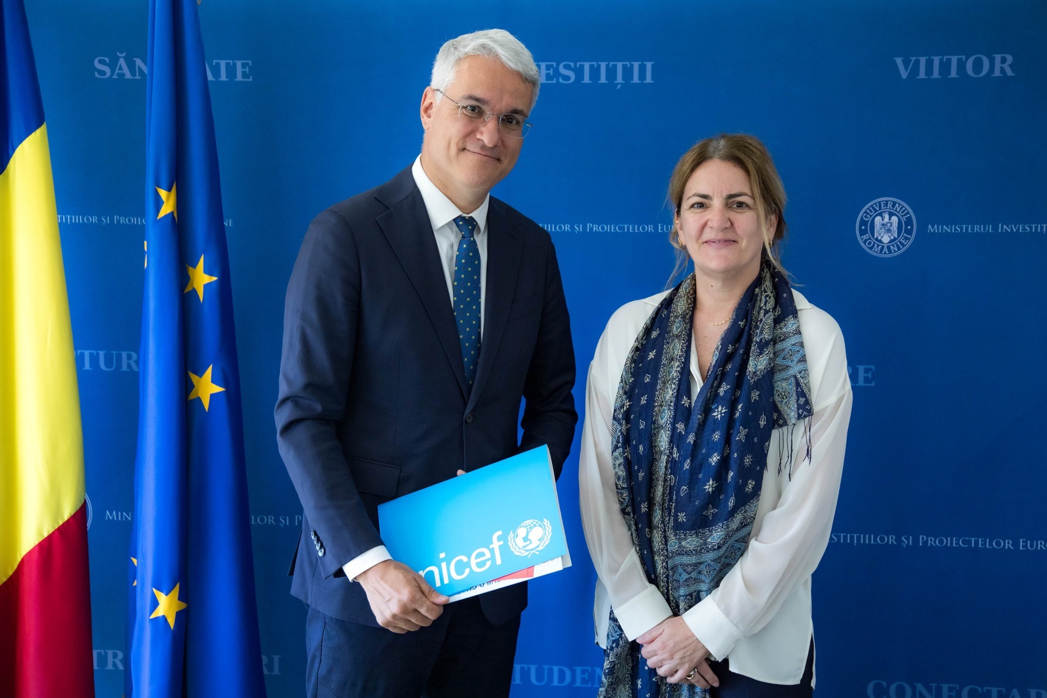 Dragoş Pîslaru, întâlnire cu reprezentantul UNICEF în România pe tema sprijinului pentru copiii din comunităţile vulnerabile sau marginalizate / S-a discutat despre oportunitatea creării unui sistem naţional de monitorizare a copiilor vulnerabili