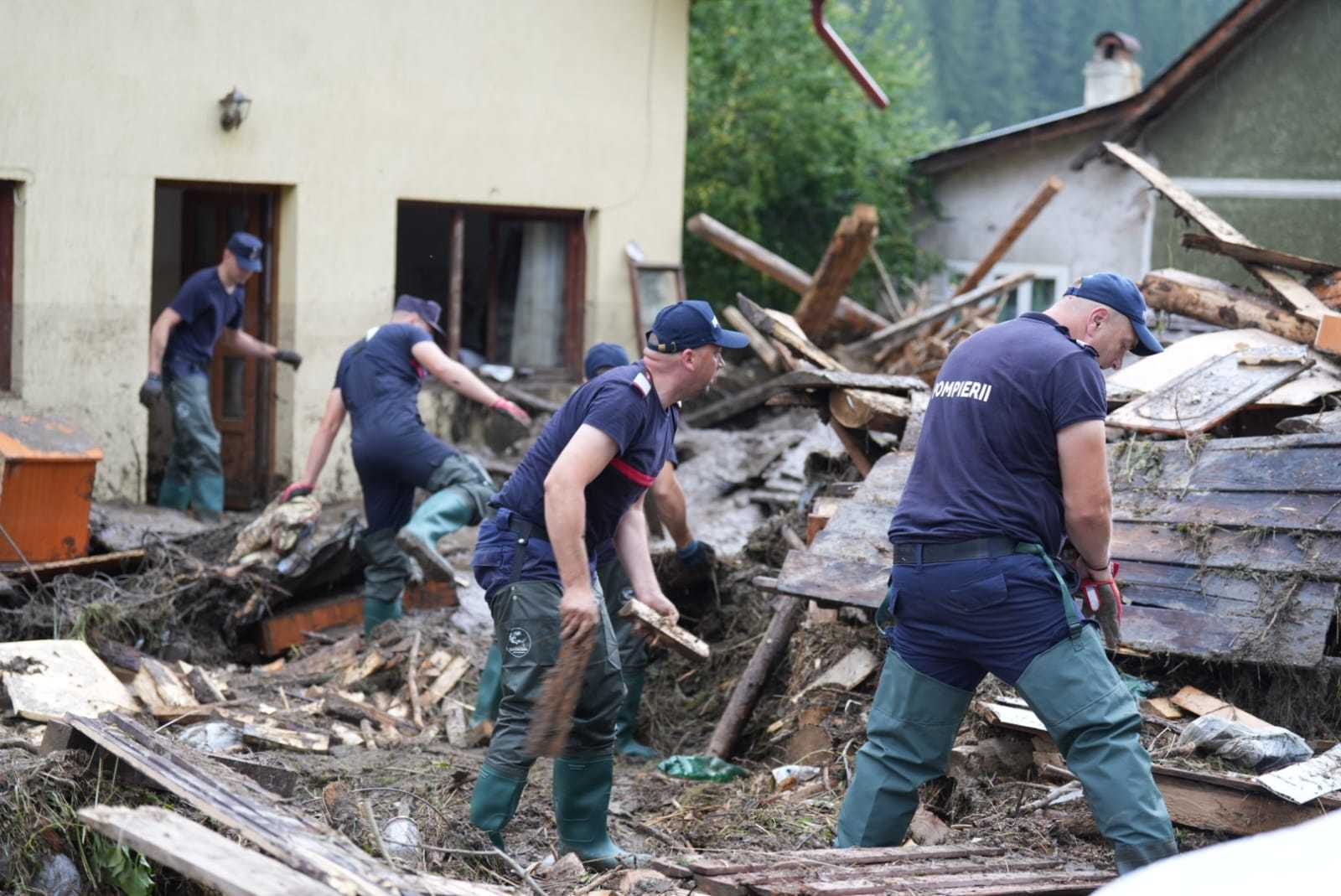 Consiliul Judeţean Galaţi a alocat 1 milion de lei pentru sinistraţii din judeţul Suceava / Preşedinte CJ Suceava: Peste 2.300 de oameni plâng de două zile şi au sufletul plin de durere, dar e remarcabil să vezi că alte câteva mii le-au sărit în ajutor