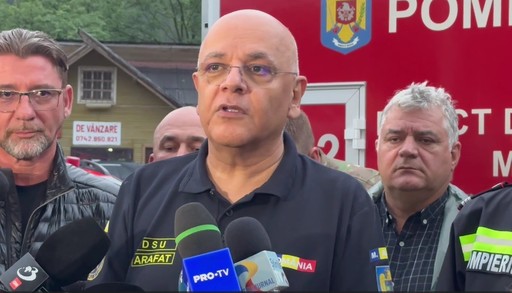 Raed Arafat: Operaţiunile de curăţire din zonele afectate de inundaţii reprezintă o acţiune extrem de intensă. Au fost oameni salvaţi cu troliul din elicopter, copii scoşi prin acoperiş