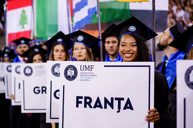 Concurenţă la admiterea studenţilor internaţionali la UMF ”Iuliu Haţieganu” din Cluj-Napoca/ Aproape 13 candidaţi pe un loc la Medicină dentară în limba franceză