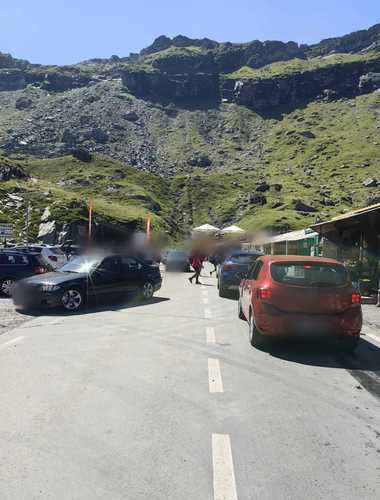 Aglomeraţie pe Transfăgărăşan, pe Valea Oltului şi pe DN 1 Sibiu-Braşov, în contextul afluxului mare de turişti/ Recomandările IPJ Sibiu