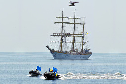 UPDATE - Peste 3.500 de militari, la Ziua Marinei Române, sărbătorită la Constanţa, pe faleză şi pe scena maritimă/ Premierul Ilie Bolojan participă la manifestări / Mesajul preşedintelui Nicuşor Dan / Ce a declarat premierul - VIDEO