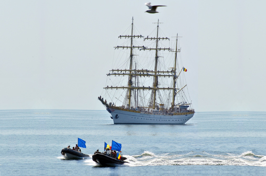 Peste 3.500 de militari, la Ziua Marinei Române, sărbătorită la Constanţa, pe faleză şi pe scena maritimă/ Premierul Ilie Bolojan participă la manifestări