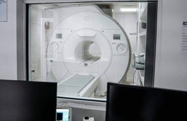CJ Sibiu - Oferte pentru trei loturi de aparatură medicală pentru tratarea pacienţilor critici cu AVC, destinată Spitalului Clinic Judeţean de Urgenţă Sibiu