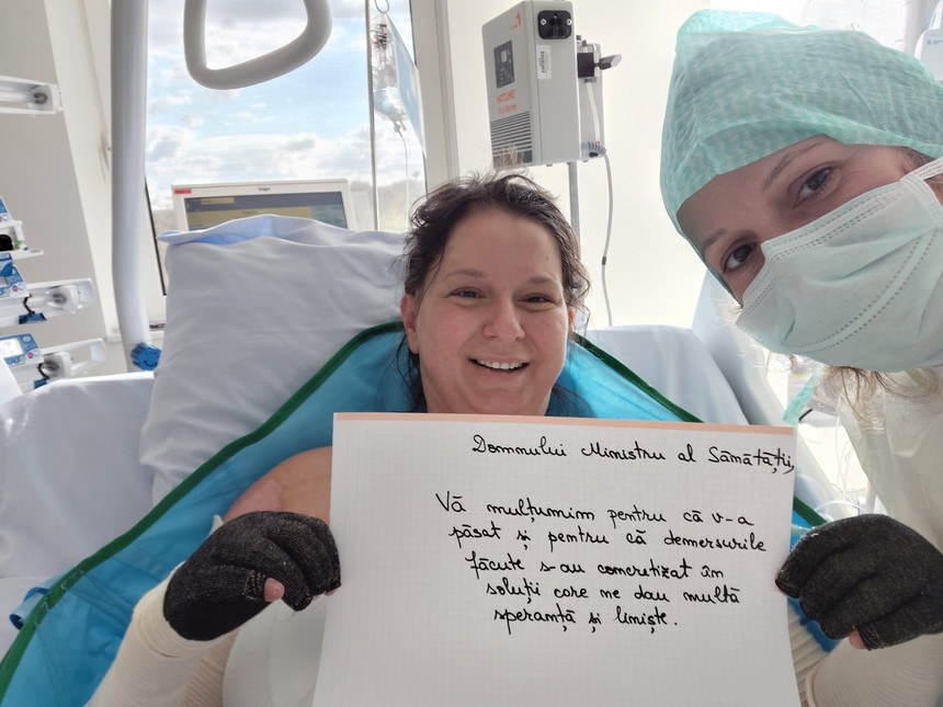 Sora pacientei internată la Spitalul Floreasca din Bucureşti, cu arsuri pe 70% din corp, şi transferată apoi în Belgia, cu mai multe infecţii, anunţă că Ministerul Sănătăţii va prelua costurile pentru tratament