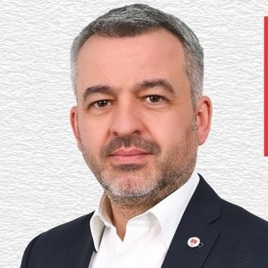 Primarul din Vaslui anunţă verificări după ce băieţelul care s-a electrocutat de la un spot de iluminat a murit/ El afirmă că, deşi acele spoturi nu mai funcţionau, unul era încă sub tensiune