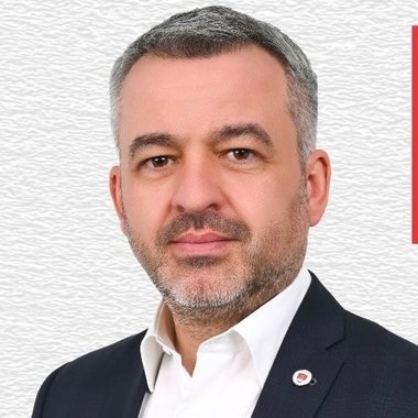 Primarul din Vaslui anunţă verificări după ce băieţelul care s-a electrocutat de la un spot de iluminat a murit/ El afirmă că, deşi acele spoturi nu mai funcţionau, unul era încă sub tensiune