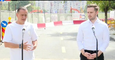 Autorităţile anunţă că sâmbătă se ridică restricţiile de circulaţie impuse pe Splaiul Independenţei pentru realizarea lucrărilor la planşeul Unirii. Primarul sectorului 4 al Capitalei, Daniel Băluţă, afirmă că lucrările vor continua „fără o perturbare deosebită a traficului în oraş”