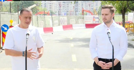 Autorităţile anunţă că sâmbătă se ridică restricţiile de circulaţie impuse pe Splaiul Independenţei pentru realizarea lucrărilor la planşeul Unirii. Primarul sectorului 4 al Capitalei, Daniel Băluţă, afirmă că lucrările vor continua „fără o perturbare deosebită a traficului în oraş”
