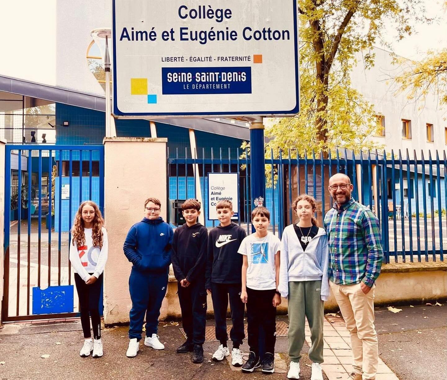 Program-pilot de învăţare a românei ca limbă străină obligatorie în sistemul public preuniversitar francez / Proiectul va fi implementat într-un colegiu dintr-o localitate situată la nord-est de Paris - FOTO