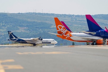 Aproape 40 de chartere cu pelerini din Israel vor ateriza sau decola de pe Aeroportul din Iaşi până la sfârşitul lunii septembrie. Credincioşii vor participa la pelerinajul religios de la Uman, în Ucraina