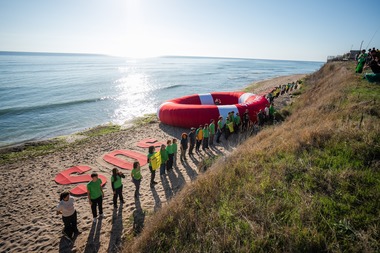 Peste 50 de activişti Greenpeace din cinci ţări, inclusiv România, cer oprirea proiectelor noi de exploatare a gazelor din Marea Neagră şi cooperare regională pentru protejarea acesteia, dar şi tranziţia către surse de energie mai curate şi durabile