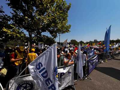 Sindicalişti, după ce premierul a anunţat că ministrul de Interne urmează să prezinte proiectul de reformă a ministerului: Poriectul nu a făcut obiectul consultării / Riscă să fie doar o faţadă contabilă / Nu rezolvă problemele reale din teren