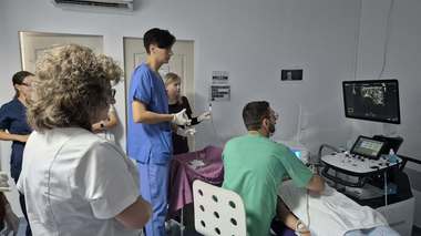 Intervenţie în premieră la Spitalul Universitar de Urgenţa Bucureşti - primele ablaţii cu microunde pentru noduli tiroidieni, realizate într-un spital public în România
