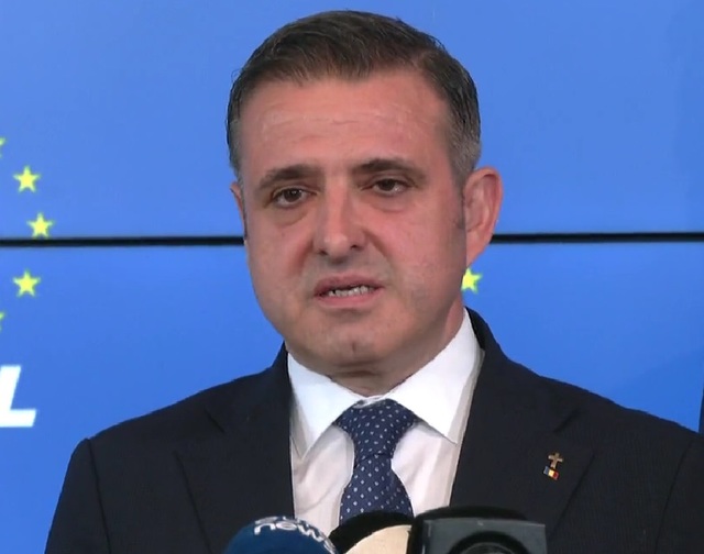 Ioan Turc: PNL va merge în coaliţie cu varianta premierului privind reforma administraţiei: Nu putem cere oamenilor să strângă cureaua, să majorăm cu 70% impozitul pe proprietate, pentru ca aceşti bani să fie tocaţi de o administraţie ineficientă