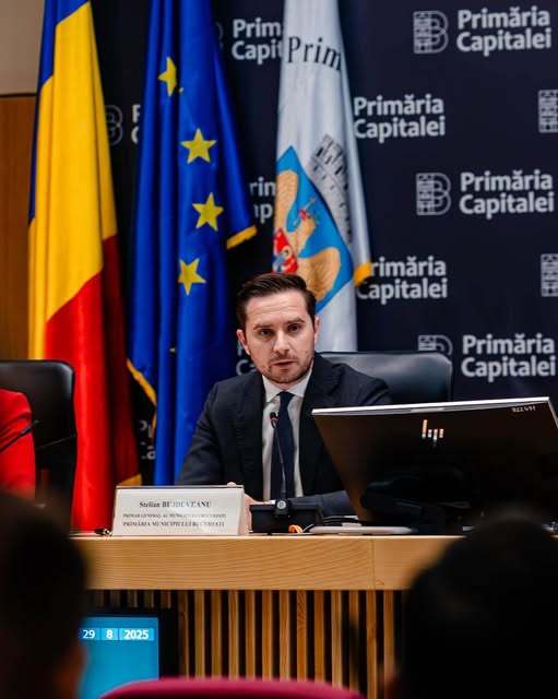 UPDATE - Stelian Bujduveanu: Şcolile Municipiului Bucureşti vor fi închise pe perioada Codului Roşu, miercuri / În funcţie de cum evoluează lucrurile în această seară, vom lua decizii şi pe aparatul administrativ, administraţie publică