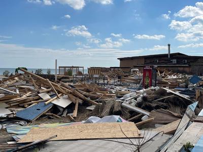 Apele Române: Contractele de închiriere pentru sectoarele de plajă cu destinaţie turistică au încetat la termen. Operatorii economici au obligaţia să predea terenurile libere de sarcini/ Cum arată acum plajele FOTO-VIDEO