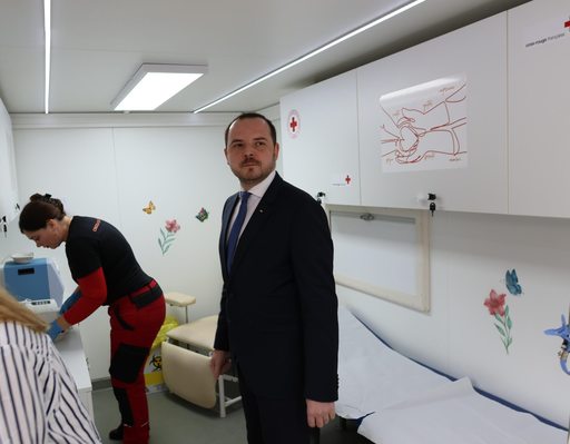 Ministrul Sănătăţii anunţă extinderea reţelei de cabinete medicale mobile pentru screening oncologic, cu prioritate în zonele cu acces limitat: Investigaţiile vor fi gratuite, atât pentru pacienţii asiguraţi, cât şi pentru cei neasiguraţi