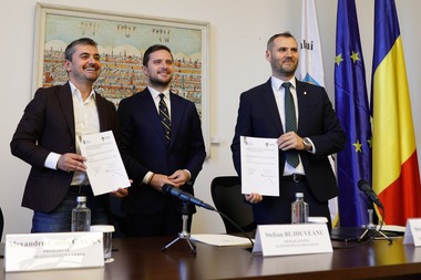 Activistul de mediu Alex Găvan: Unanimitate în CGMB pentru Protocolul între Primăria Capitalei şi Fundaţia Centura Verde, pentru implementarea Centurii Verzi Bucureşti-Ilfov, care a fost apoi semnat / Iubesc să spun că, în România, se poate - FOTO