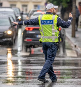 Elevii revin în bănci, după vacanţa dintre primele două module ale anului şcolar / Ministerul Afacerilor Interne: Hai să începem acest semestru în siguranţă / Recomandări