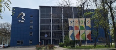 Vot în Senat: SRTV şi SRR vor aloca 1% din timpul de emisie unor emisiuni cu scop informativ şi educativ, dedicate siguranţei rutiere, protecţiei împotriva fraudelor sau a  înşelătoriei, informării din surse sigure, protecţiei civile