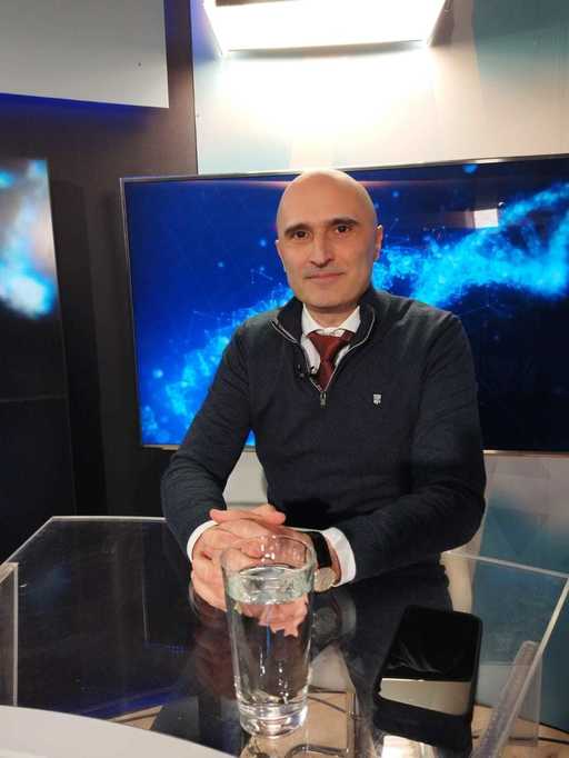 Suferinţa tăcută care ucide pas cu pas. În cancerul de plămâni, durerea apare abia în formele avansate de boală. Prof. Dr. Cristian Oancea: „De obicei, când începe durerea care ne avertizează că ceva se întâmplă greşit acolo, avem metastaze”

