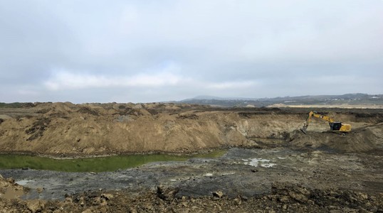 Apele Române Siret: Trei amenzi, în valoare totală de 155.000 de lei, şi şase avertismente, după controale la firme care exploatează agregate minerale/ Într-un caz, a fost făcut denunţ penal pentru exploatare fără autorizaţie