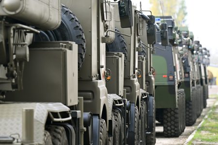 Militarii fac repetiţii pentru parada de 1 Decembrie, în Poligonul Ghencea – Avertisment al Ministerului Apărării: Parte a tehnicii va tranzita zona / Aceste deplasări de tehnică sunt activităţi planificate

