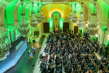 Studiu: Românii vor un stat digital care să elimine birocraţia şi drumurile la ghişee şi care să accelereze modernizarea administraţiei publice/ 84% dintre români consideră că ritmul digitalizării statului este lent sau foarte lent