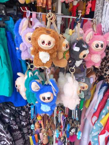 Comisarii ANPC au dat amenzi de aproape 5,5 milioane de lei, în urma controalelor din această săptămână / Ei au găsit produse de origine animală fără elemente de identificare, dar şi jucării vândute fără avertismentele obligatorii