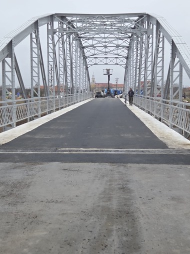 Arad: Se redeschide circulaţia pe podul de la Şicula

