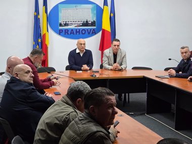 Prahova: Numărul persoanelor afectate de lipsa apei depăşeşte 100.000. Prefectura solicită scoaterea de la Administraţia Naţională a Rezervelor de Stat şi Probleme Speciale a peste 860 de tone apă potabilă
