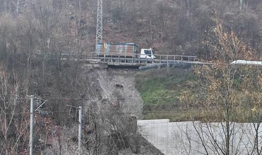 Alin Şerbănescu: Problema de pe DN1 este cauzată de lucrările la centura Comarnic. Am notificat constructorii să ia imediat măsuri pentru remedierea situaţiei pe termen scurt, iar apoi să vină cu o soluţie pe termen lung pentru stabilitatea zonei 