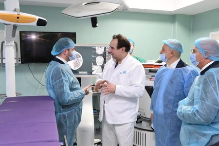 RMN Mobil, inaugurat, în premieră pentru România, la Spitalul de Urgenţe ”Nicolae Oblu” din Iaşi. Ministrul Alexandru Rogobete: Pentru prima dată, un spital poate realiza investigaţii imagistice direct în sala de operaţie şi în Terapie Intensivă