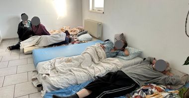 ANPIS: 90 de vârstnici, relocaţi din spaţii ale Căminului ”Casa Ana”/ Ei stăteau în condiţii inumane, pe saltele puse pe jos sau la subsol, fără lumină şi căldură, fără hrană corespunzătoare/ S-a făcut sesizare penală şi la ANAF, pentru fraudă fiscală