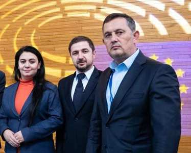 Europarlamentarii AUR, scrisoare către comisarul pentru Coeziune şi Reforme, Raffaele Fitto, privind criza fără precedent provocată de golirea lacului de acumulare de la Paltinu