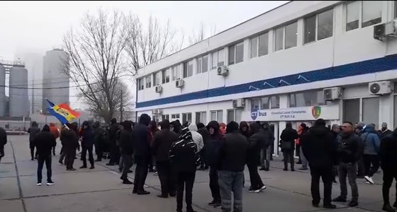 UPDATE - Constanţa: Autobuzele CTBus nu au ieşit pe traseu marţi dimineaţă, din cauza unui protest spontan al angajaţilor / Primărie: Protestul nu respectă cadrul legal în vigoare privind organizarea conflictelor de muncă 
