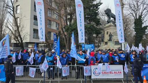 Zeci de sindicalişti protestează la Cotroceni cerând preşedintelui Nicuşor Dan să medieze conflictul cu Guvernul/ Revendicările sindicaliştilor FOTO