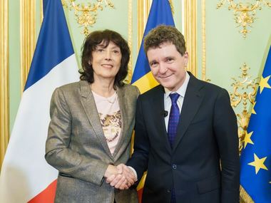 UPDATE - Preşedintele Nicuşor Dan, întâlniri importante la Paris - A discutat cu jucătoarea profesionistă de tenis Virginia Ruzici, dar şi cu regizorul şi scenaristul Corneliu Porumboiu / Mesajele preşedintelui - FOTO