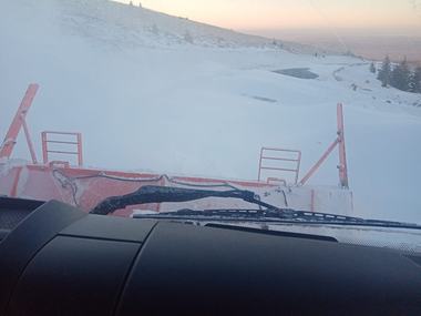 Drumul naţional 67C – Transalpina, închis duminică seară între Novaci şi Rânca din cauza viscolului, a fost redeschis