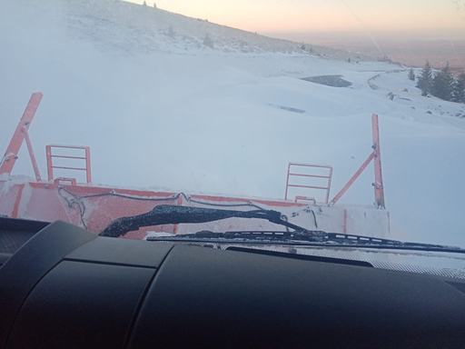 Drumul naţional 67C – Transalpina, închis duminică seară între Novaci şi Rânca din cauza viscolului, a fost redeschis