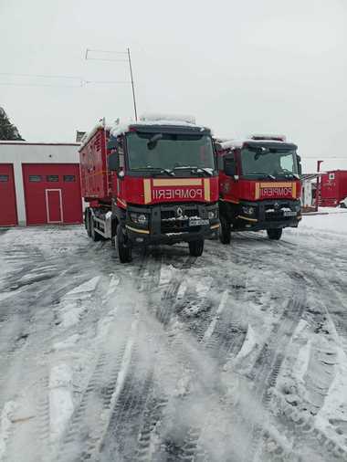 Aproape 30.000 de consumatori din judeţul Alba sunt în continuare fără electricitate, din cauza avariilor provocate de viscol/ Generatoare de mare putere, puse la dispoziţie de ISU Alba şi de alte cinci judeţe pentru infrastructura critică - VIDEO