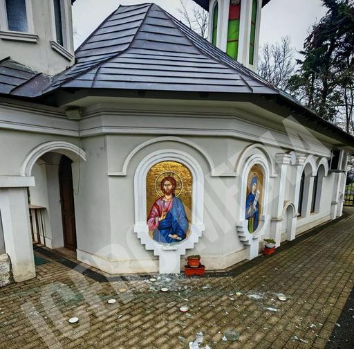 Biserică veche de peste un secol, de la intrarea în Parcul Crâng, din municipiul Buzău, vandalizată de persoane necunoscute