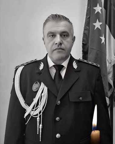 Preşedintele Nicuşor Dan l-a decorat post-mortem pe comisarul-şef de poliţie Mîrzacu Marius-Daniel, care a murit la locul de muncă