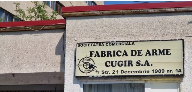 Grevă japoneză la Fabrica de arme Cugir.  Muncitorii, nemulţumiţi că nu au contract colectiv de muncă: Conducerea nu se mai comportă ca nişte administratori, ci ca nişte stăpâni
