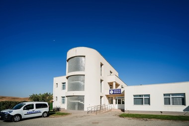 Aproximativ 80 de pacienţi din mai multe judeţe, internaţi, începând din luna august, la singura secţie de psihiatrie care asigură tratament pentru adulţii care suferă de adicţii