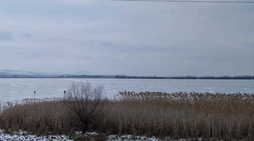 Administraţia Rezervaţiei Delta Dunării anunţă că unele canale şi lacuri au îngheţat şi recomandă să fie evitate deplasările în acele zone
