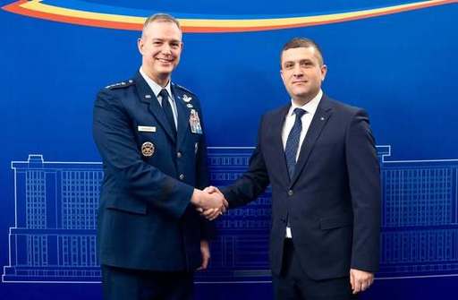 Ministrul Apărării l-a primit pe generalul Alexus G. Grynkewich, comandantul suprem al forţelor aliate NATO: România rămâne un pilon de stabilitate la graniţa estică a NATO iar dialogul constant cu liderii militari ai Alianţei este esenţial 